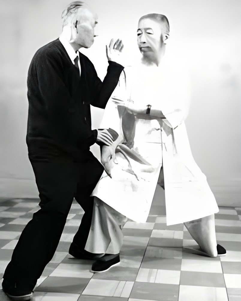 Cheng Man Ching and Benjamin Lo pushing hands of taiji