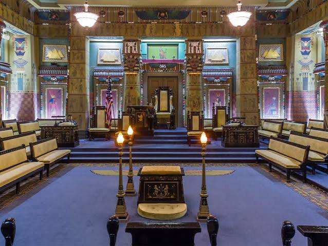 Interior of a Masonic lodge arranged for ritual practice, illustrating the lodge as a practice field in Freemasonry and inner work.
